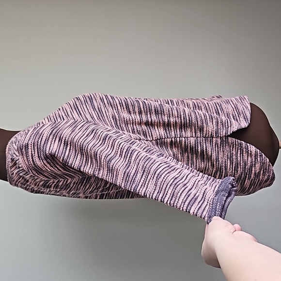 H&M - Size XS - Gray/Pink Top - 3/4 Sleeve - Picture 2 of 4